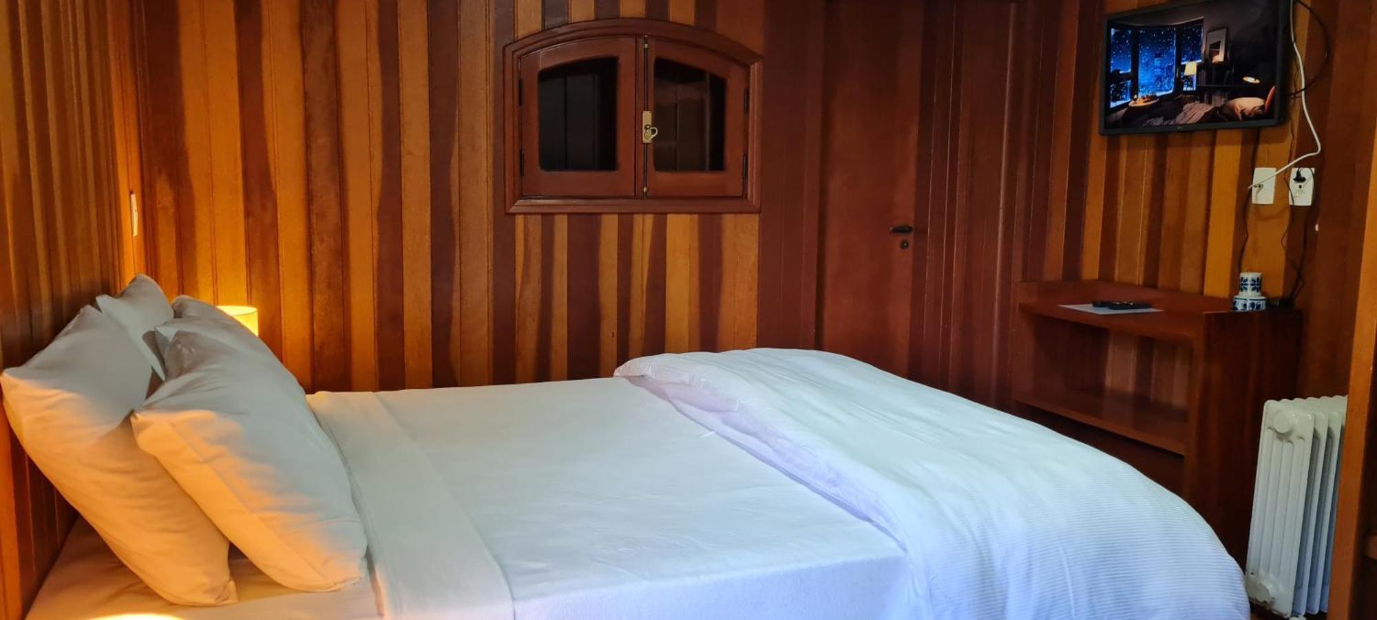 Arado 313 Suites Monte Verde  Quarto foto